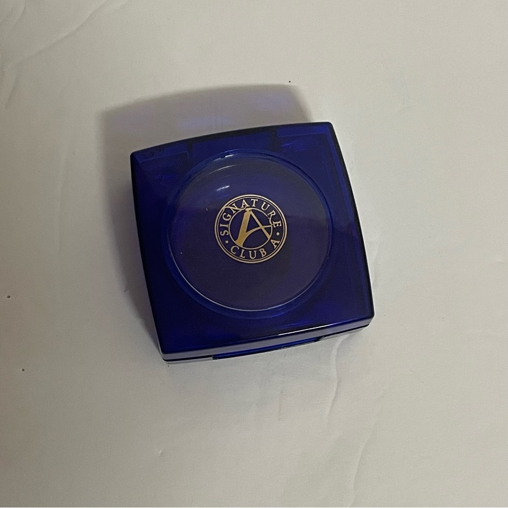 Signature Club A Dark Blue Compact Case